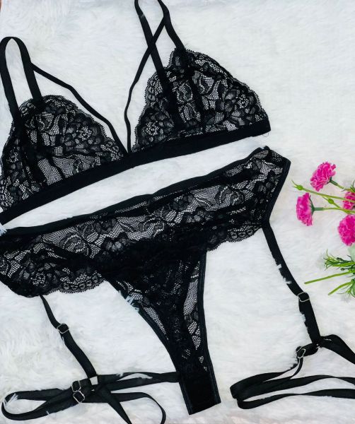 Ver más sobre Lencería erótica SET 3  PIEZAS ENCAJE   BRALETTE +LIGAS+LESS (NEGRO), Argentina