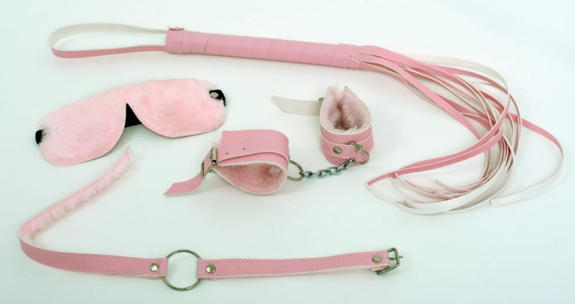 Ver más sobre Sado y bondage KIT BONDAGE 4 PIEZAS (ROSA-NEGRO), Argentina