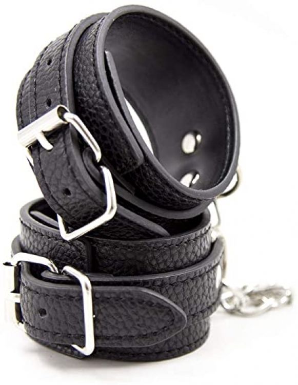 Ver más sobre Sado y bondage ESPOSAS CUERO Y CADENA, Argentina