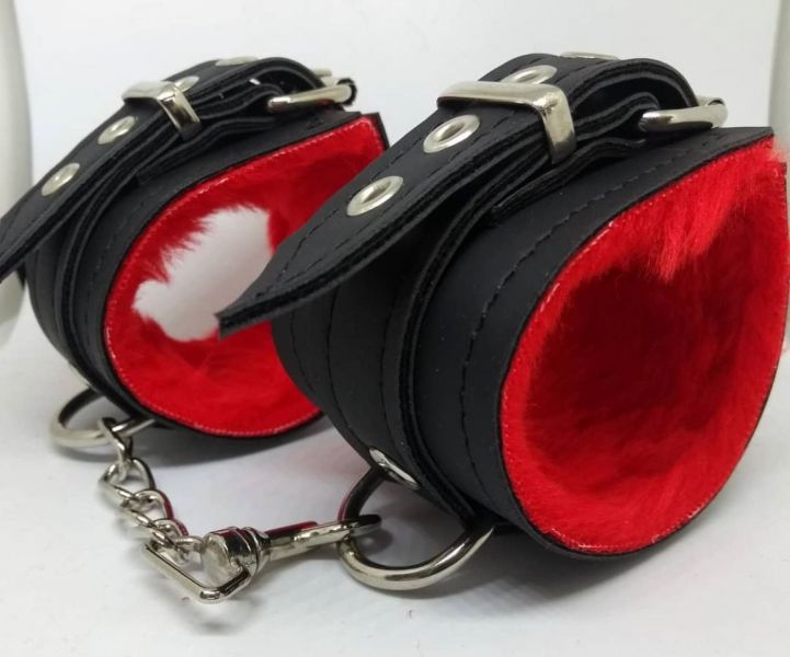 Ver más sobre Sado y bondage ESPOSAS CON PELUCHE ROJO, Argentina