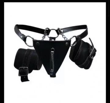 BOMBACHA DE CUERO CON ESPOSAS | Bdsm | Inmobilizadores