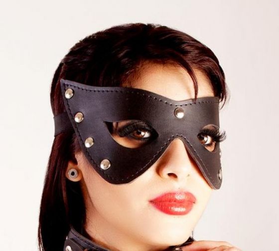 ANTIFAZ NEGRO CON 9 REMACHES | Sado y bondage | BDSM
